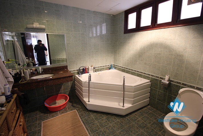 Charming house with swimming pool for rent in Westlake area